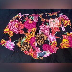 Xhilaration Women’s XL Floral Shorts